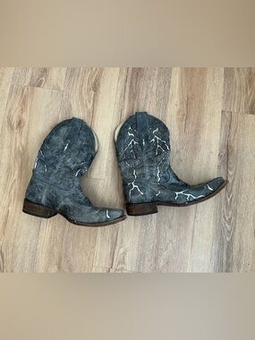 Corral Gray Distressed Western Ankle Boots with lightning